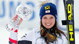 Glóbus obrovský slalom Anna Fenninger